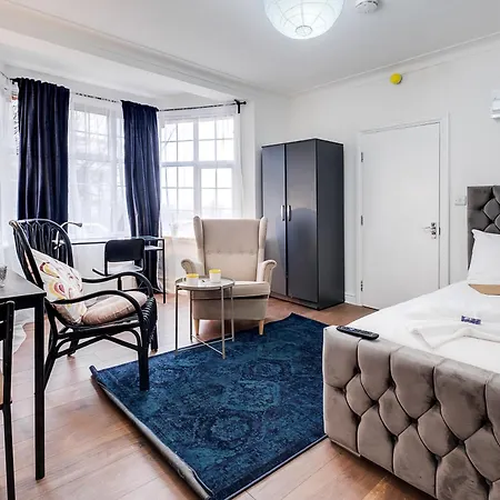 Your Gig Base - Perfect For 2, Wembley & Camden Access, Parking